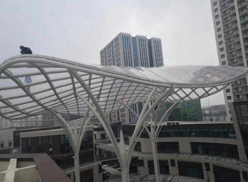 怎么做好膜結(jié)構(gòu)車(chē)棚隔熱措施？
